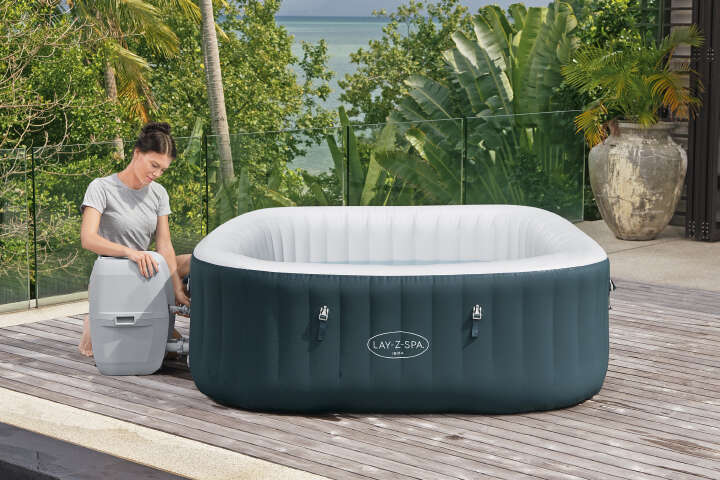 Bestway LAY‑Z‑SPA Whirlpool Ibiza AirJet quadratisch 180 × 180 cm